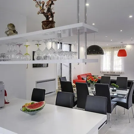 Delle Rondini Holiday home Krnica